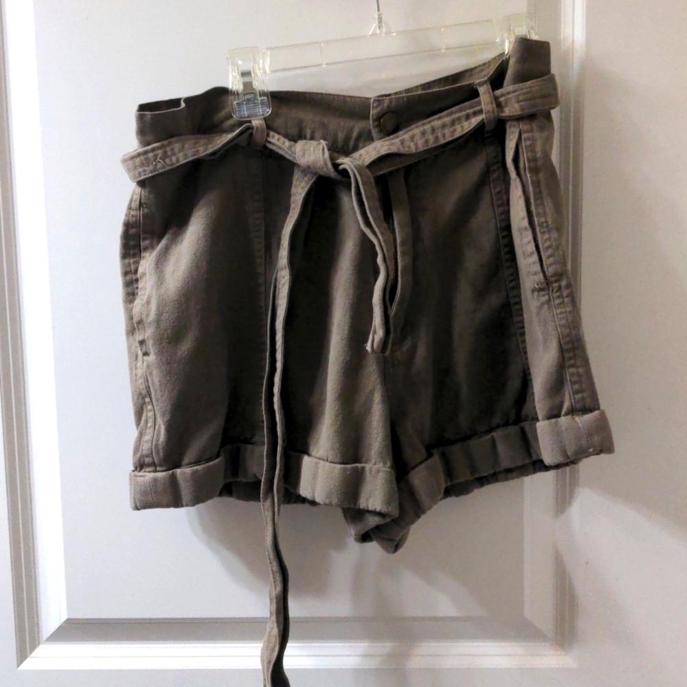 Billabong Cargo Shorts with Tie Belt 30 VTG Women's Army Green Khaki Safari